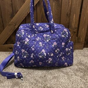 Vera Bradley Medium Travel Bag | wild roses Quilted Bag